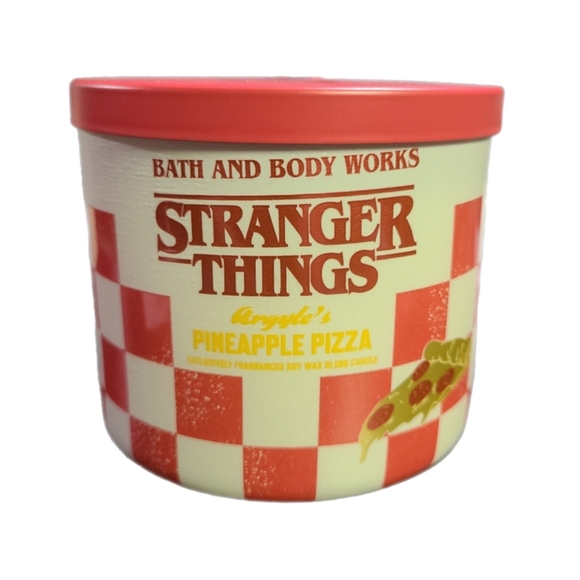 Bath and Bodyworks Stranger Things Argyle's Pineapple Pizza 3-Wick Candle - Picture 3 of 5